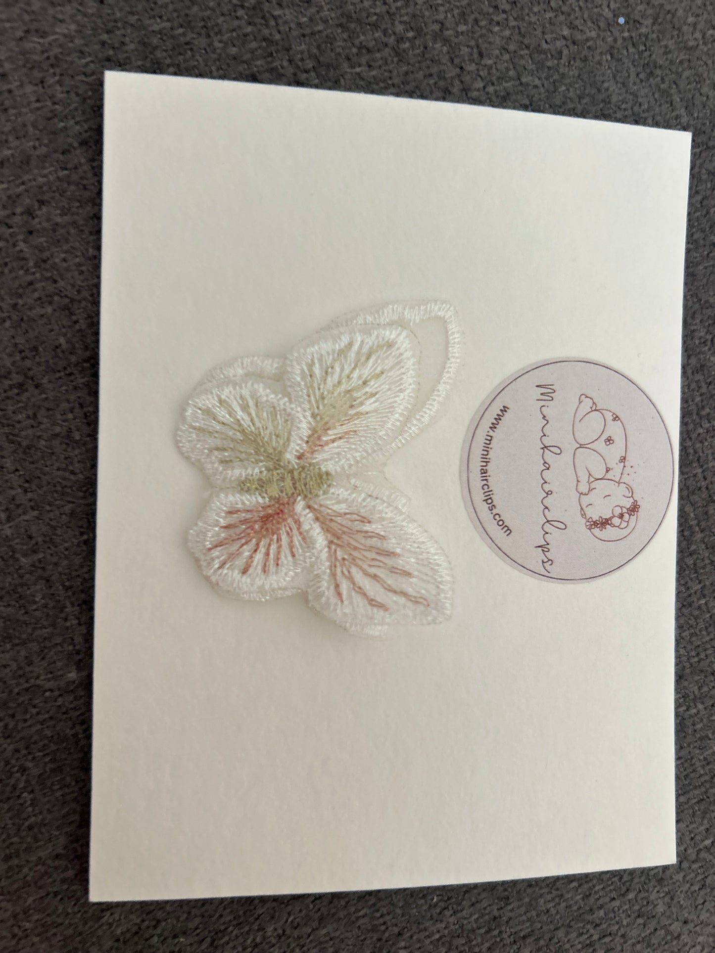 Limited Edition – Schmetterlings-Spange „Einzelstück mit Flügeln“